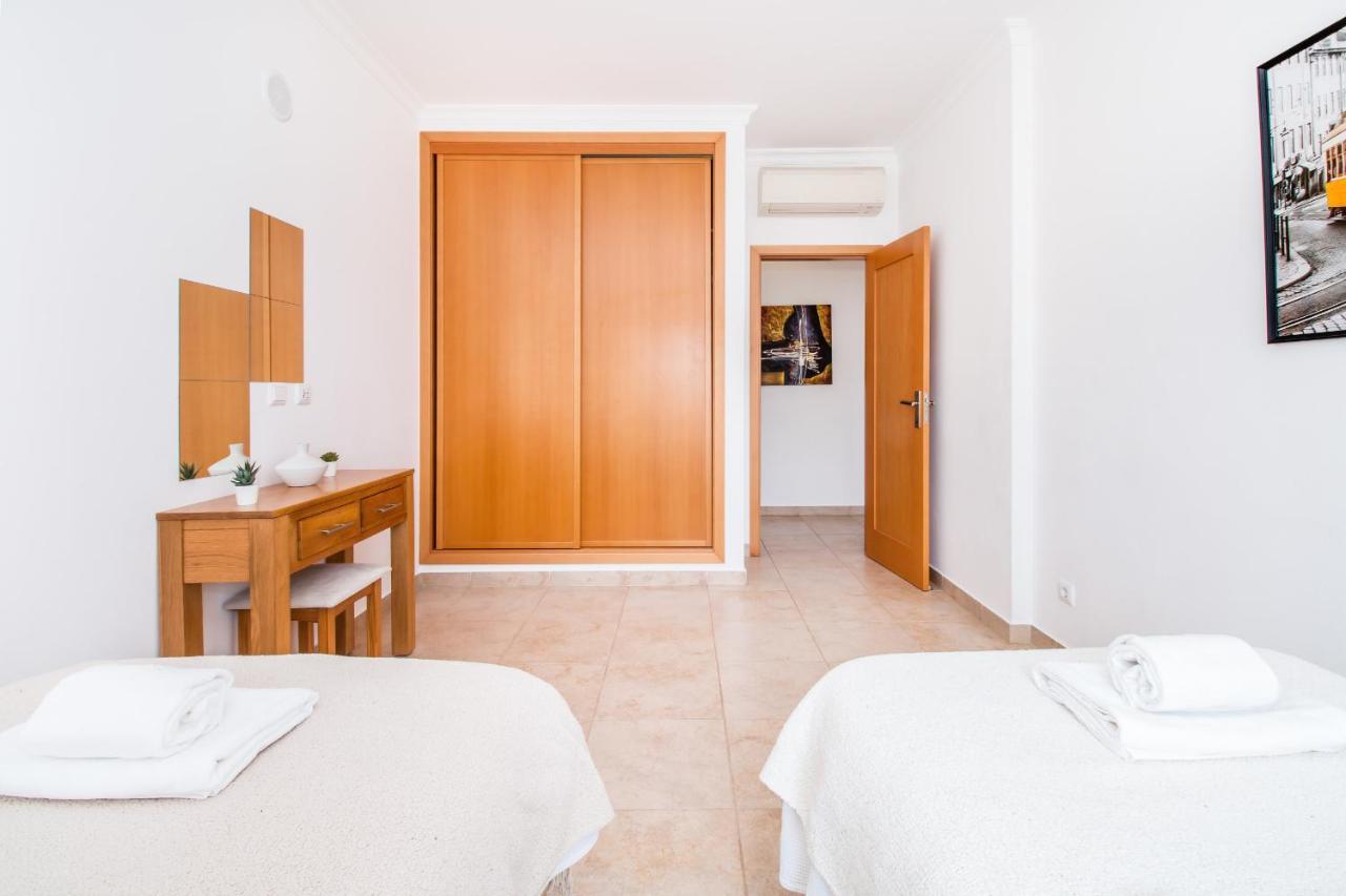 Quinta Das Palmeiras Apartment ลากอส ภายนอก รูปภาพ